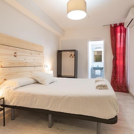 Easy Sants By Bossh! (Adults Only) Vandrerhjem Barcelona Eksteriør bilde