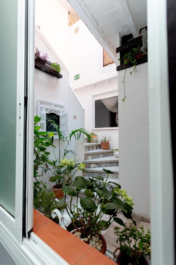 Easy Sants By Bossh! (Adults Only) Vandrerhjem Barcelona Eksteriør bilde
