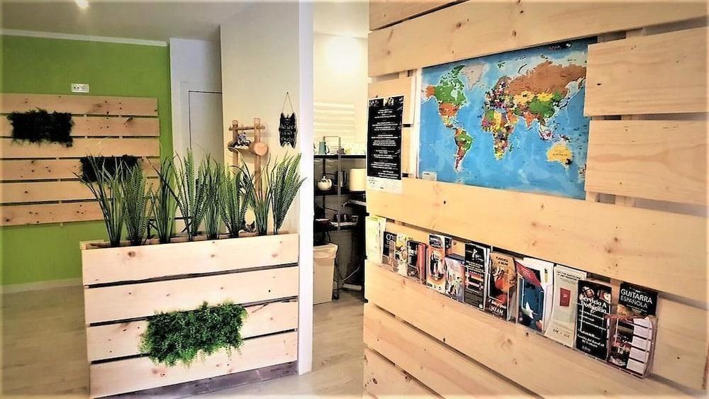 Easy Sants By Bossh! (Adults Only) Vandrerhjem Barcelona Eksteriør bilde
